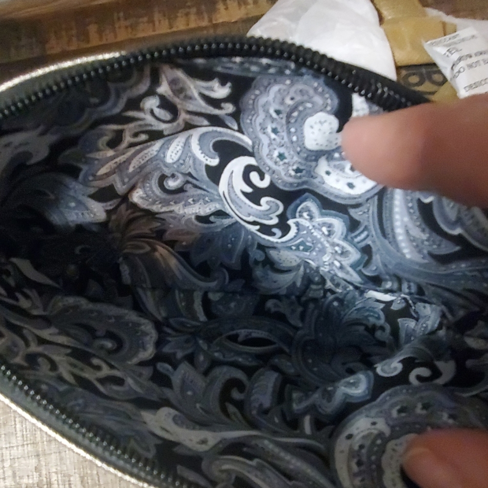 Cosmetic Bag - Picture 3 of 3